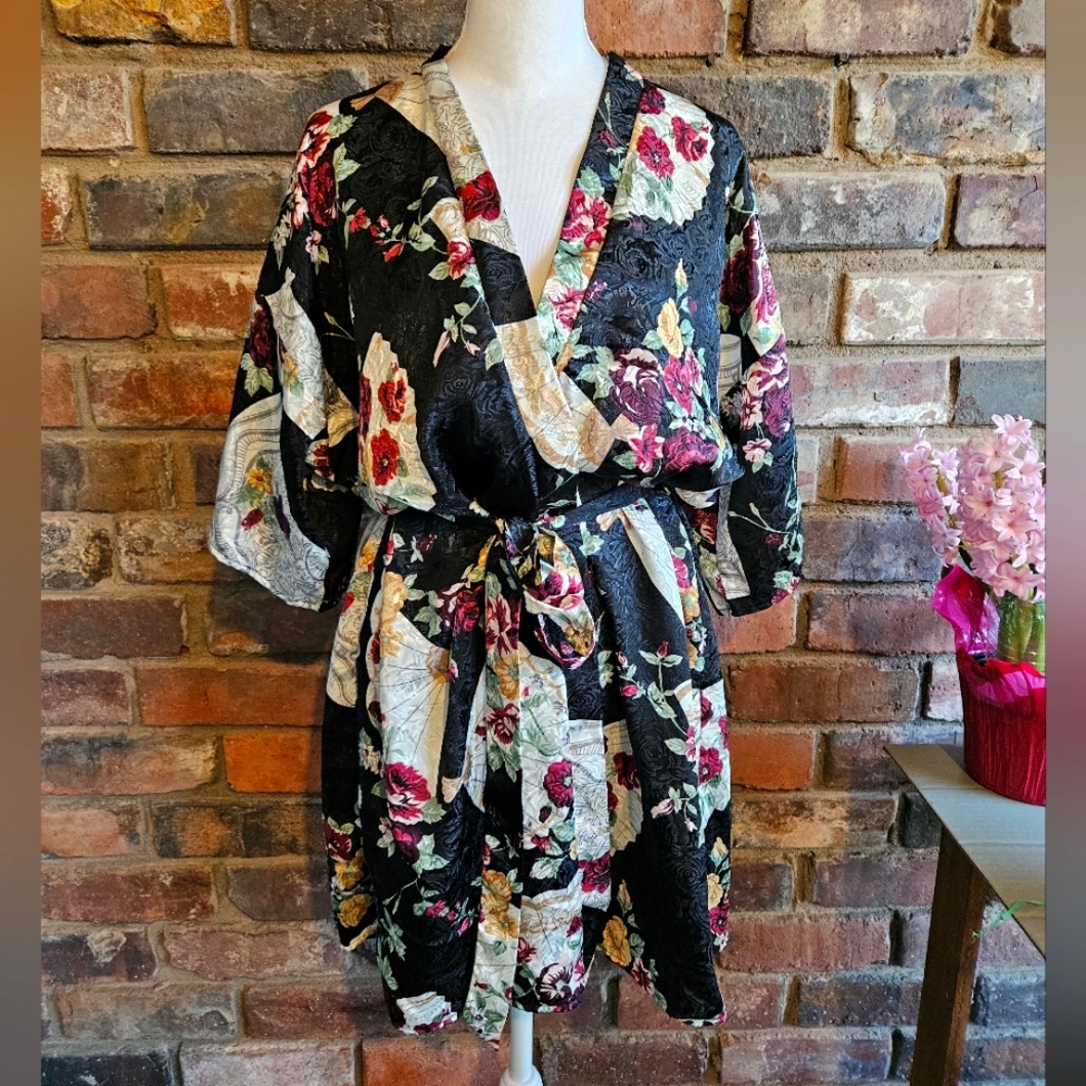 Vintage Romantic Moods Kimono